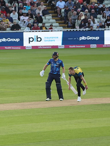 PIB Insurance Brokers and Warwickshire Cricket Club announce renewed partnership